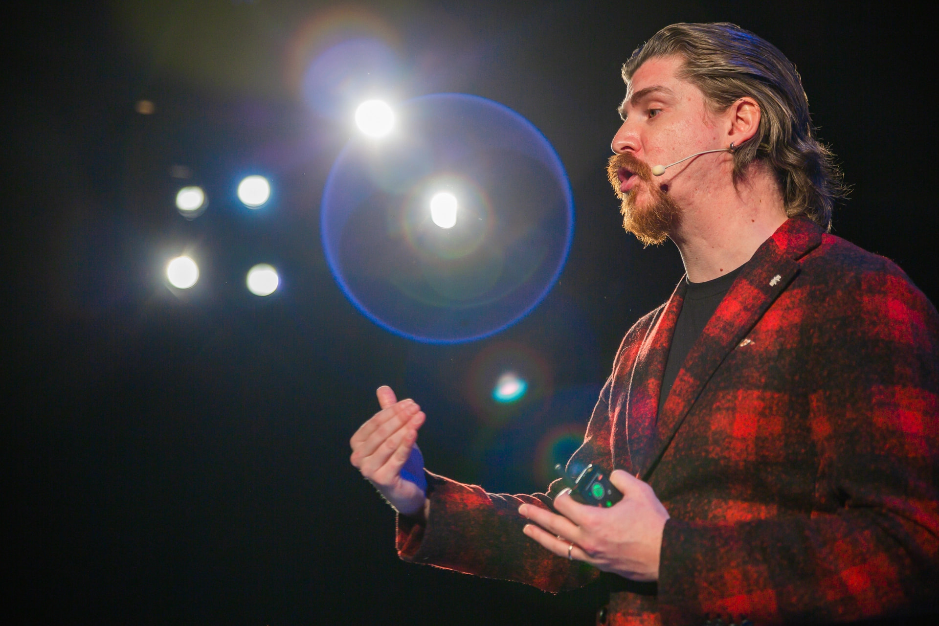 L'abuso del nome di Dio: una discussione sul rapporto tra potere politico e religione