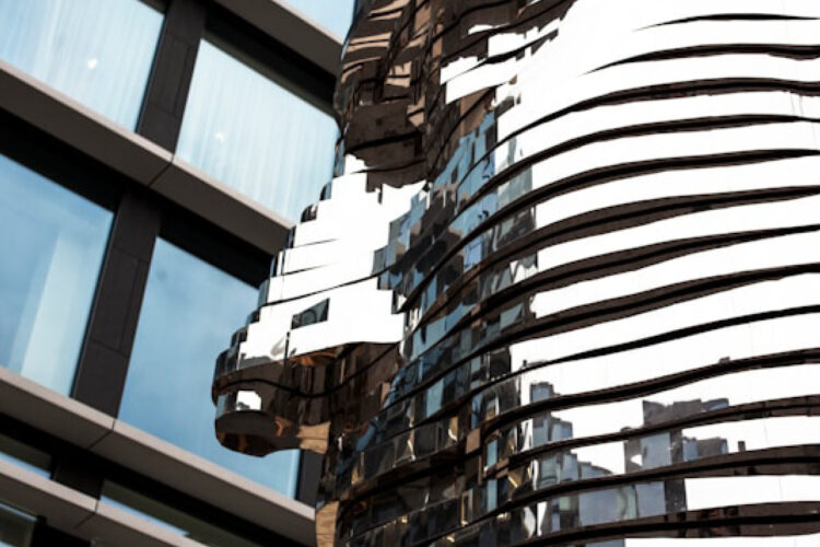 «Una variazione di Kafka». Un monologo di Marco Rossari